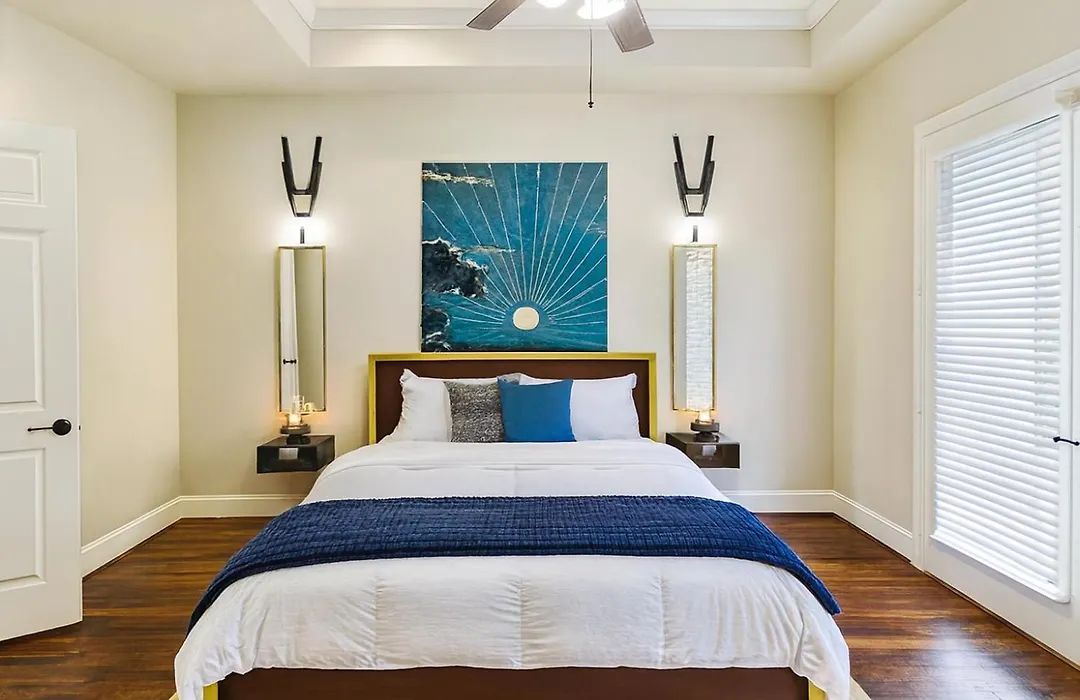 Stylish Home Private Pool, King Bed & Garage-1